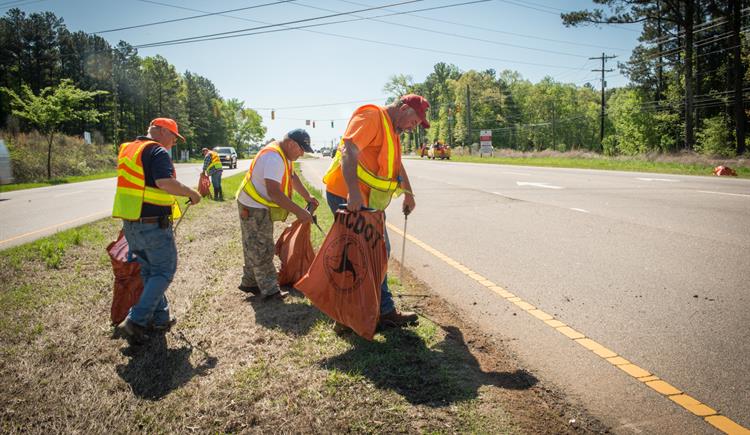 More Than 7 Million Pounds of Roadside Litter Collected This Year